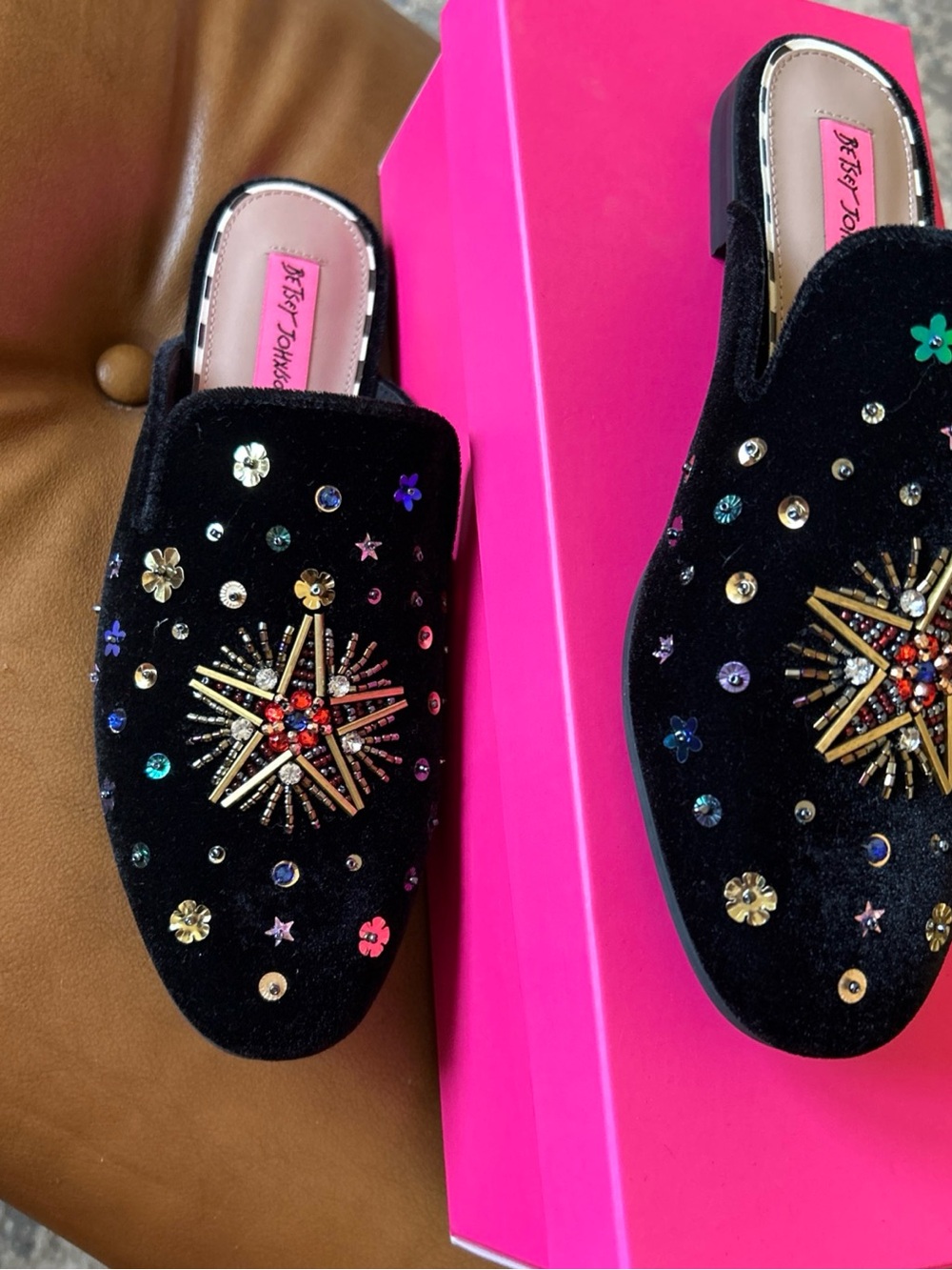 Betsey Johnson Womens Black Solar Jeweled Rhinestone Velvet Mules Flat 8.5M - Picture 2 of 10